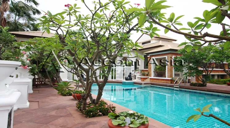  3 br House For Rent in Pattanakarn ,Bangkok  at Peaceful compound AA18434