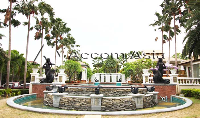  3 br House For Rent in Pattanakarn ,Bangkok  at Peaceful compound AA18434