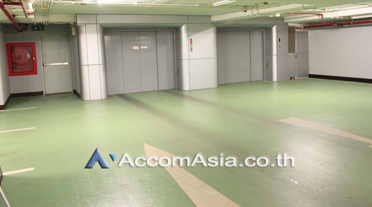  Office Space For Rent in Sukhumvit ,Bangkok BTS Nana at Dhammalert Building AA25680