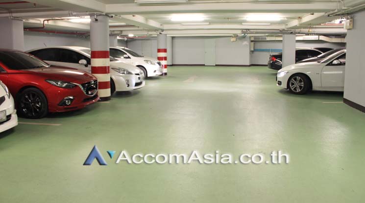  Office Space For Rent in Sukhumvit ,Bangkok BTS Nana at Dhammalert Building AA25680