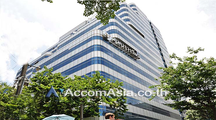  Office Space For Rent in Silom ,Bangkok BTS Surasak at Vorawat Building AA10943