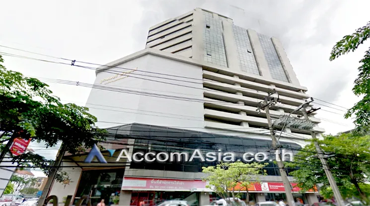  Office Space For Rent in Silom ,Bangkok BTS Chong Nonsi - MRT Sam Yan at Jewelry Center Building AA11055