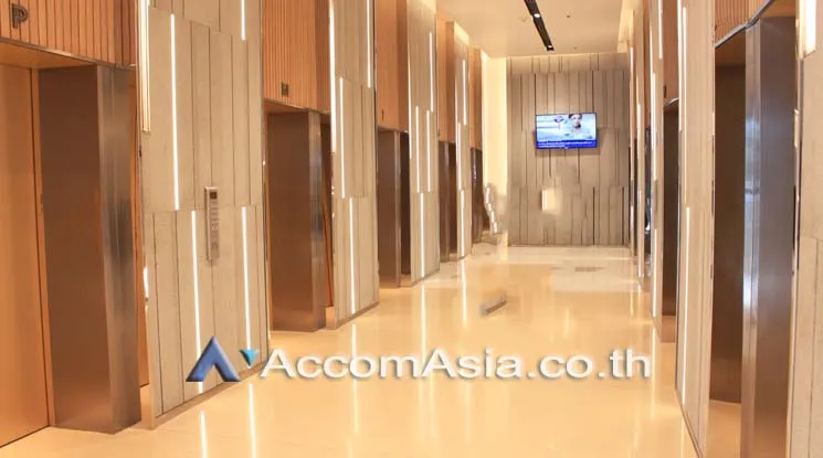  Office Space For Rent in Ratchadaphisek ,Bangkok MRT Thailand Cultural Center at CW Tower A AA23168