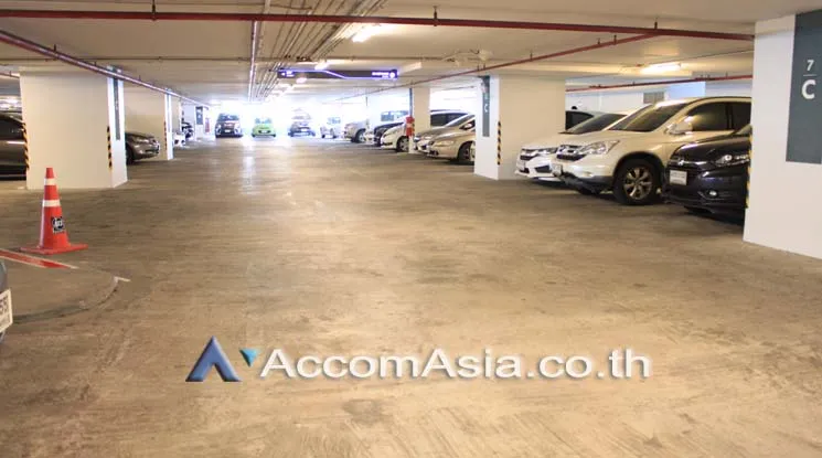  Office Space For Rent in Ratchadaphisek ,Bangkok MRT Thailand Cultural Center at CW Tower B AA11316