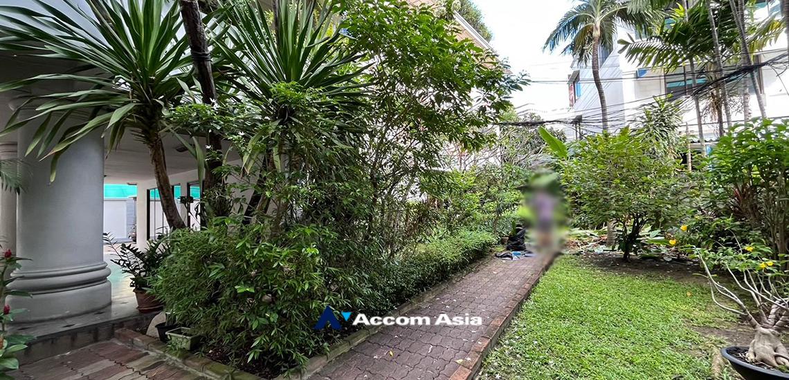  3 br Condominium For Rent in Ploenchit ,Bangkok BTS Ploenchit at Ruamrudee Garden House AA33111