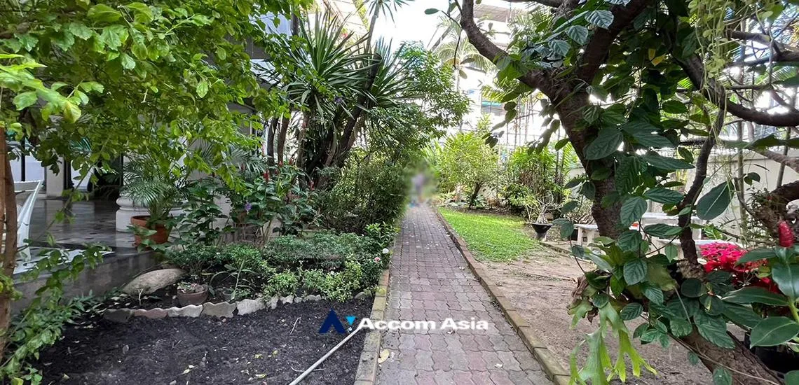  3 br Condominium For Rent in Ploenchit ,Bangkok BTS Ploenchit at Ruamrudee Garden House AA33111