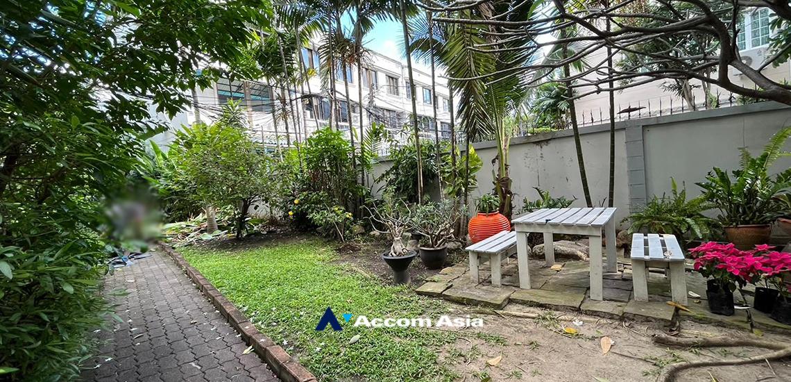  3 br Condominium For Rent in Ploenchit ,Bangkok BTS Ploenchit at Ruamrudee Garden House AA33111