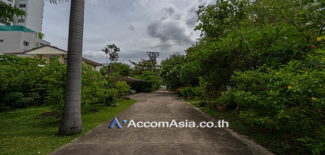  2 br Apartment For Rent in Sathorn ,Bangkok BTS Chong Nonsi at Pool and Greenery AA17503