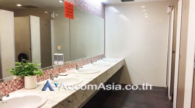  Office Space For Rent in Phaholyothin ,Bangkok BTS Ari at Phaholyothin Place AA25834