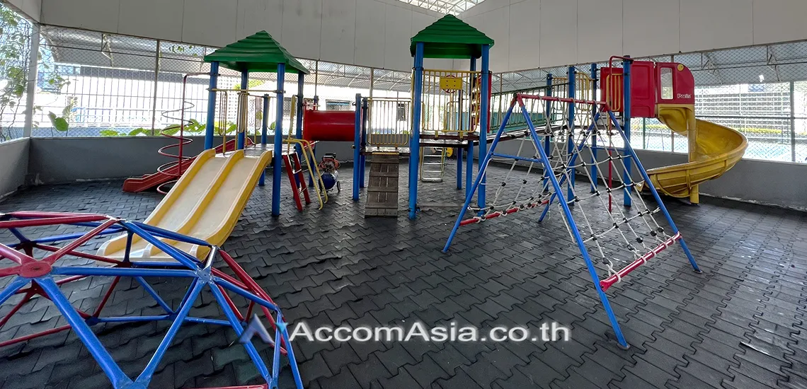  3 br Apartment For Rent in Silom ,Bangkok BTS Chong Nonsi at Simply Life AA46330