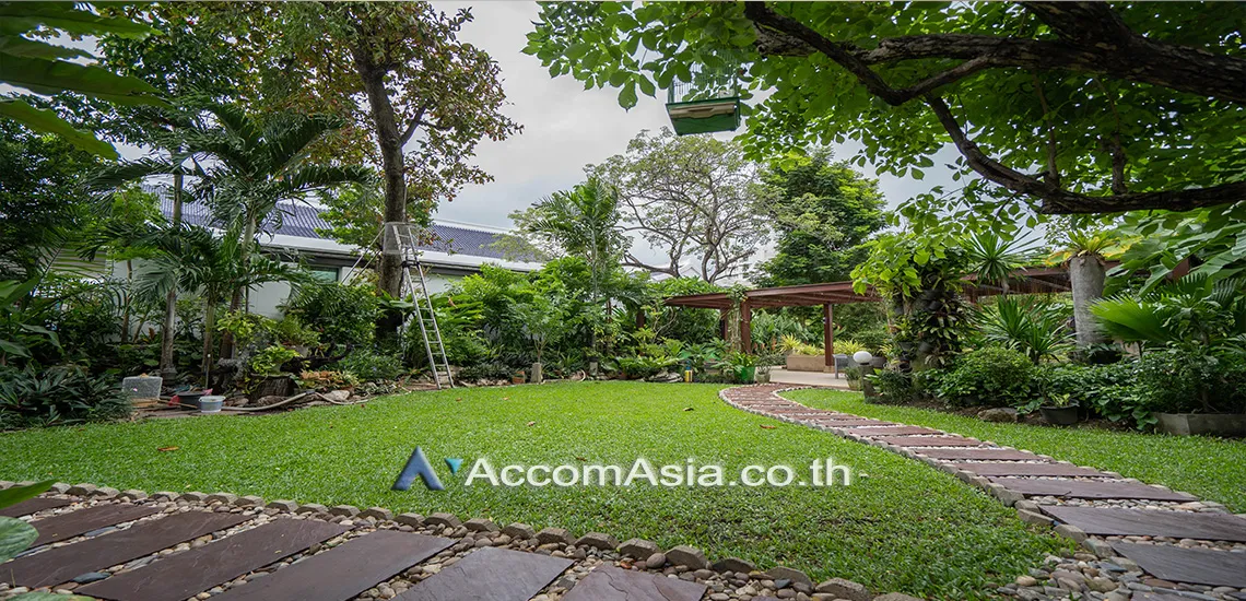  3 br Apartment For Rent in Sathorn ,Bangkok BTS Chong Nonsi at The Lush Greenery Residence 10192