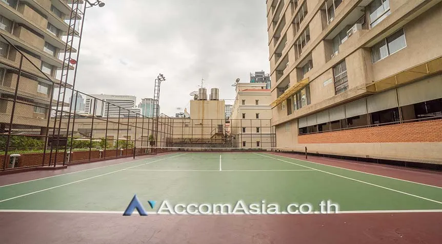  3 br Apartment for rent and sale in Sukhumvit ,Bangkok BTS Nana at Suite for family AA16352