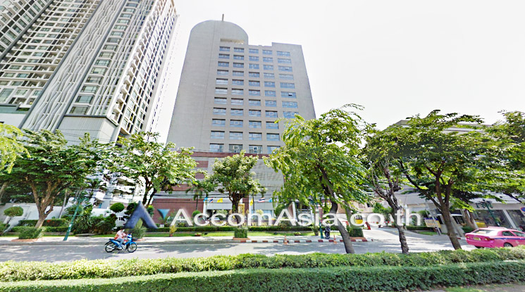  Office Space For Rent in Charoen Nakhon ,Bangkok BTS Wongwian Yai at Thai Virawat Building AA13351