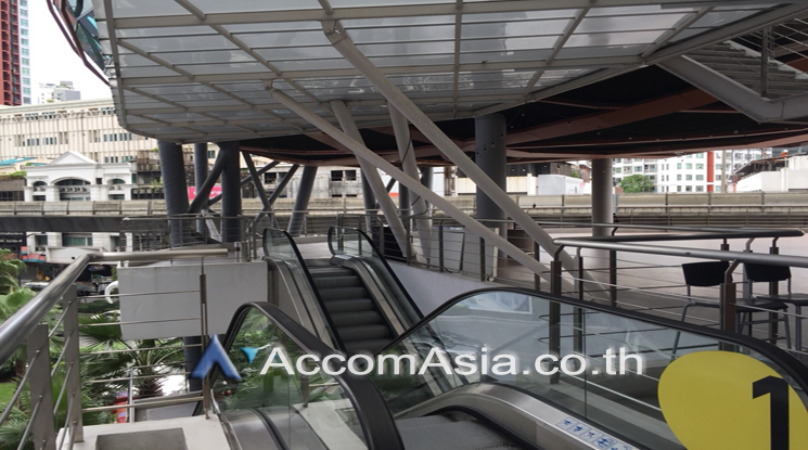  3 W District - Retail / Showroom - Sukhumvit - Bangkok / Accomasia