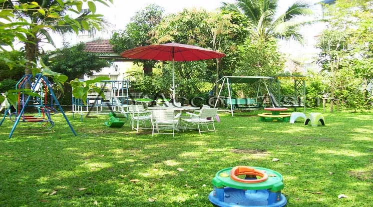 4 House In Compound - House - Sukhumvit - Bangkok / Accomasia