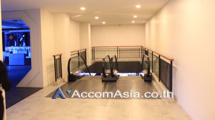  Retail / Showroom For Rent in Sukhumvit ,Bangkok BTS Phrom Phong at Retail Space at Sukhumvit 39 AA13839