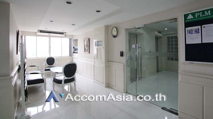  1 br Condominium For Sale in Sukhumvit ,Bangkok BTS Ekkamai at Modern Town AA16795