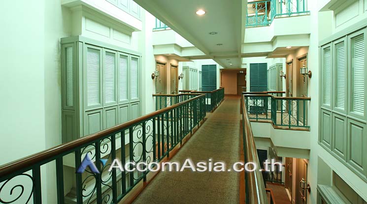  2 br Apartment For Rent in Silom ,Bangkok BTS Sala Daeng - MRT Silom at Luxurious Colonial Style 13002020