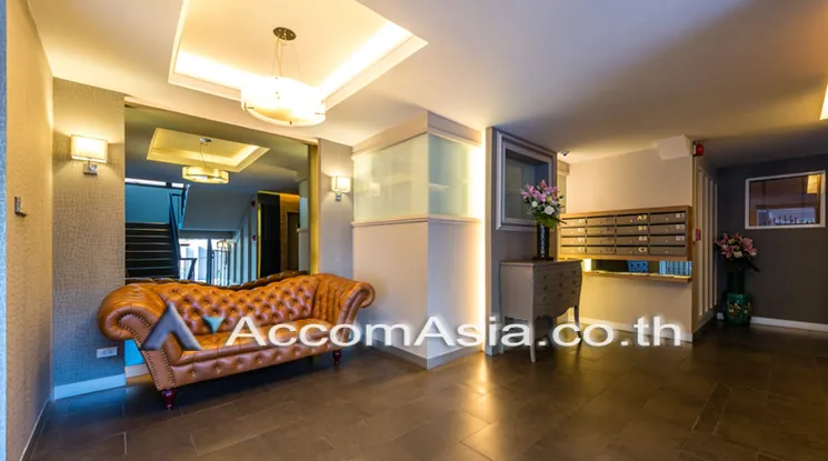  2 br Apartment For Rent in Ploenchit ,Bangkok BTS Ploenchit at Step to Lumpini Park 20523