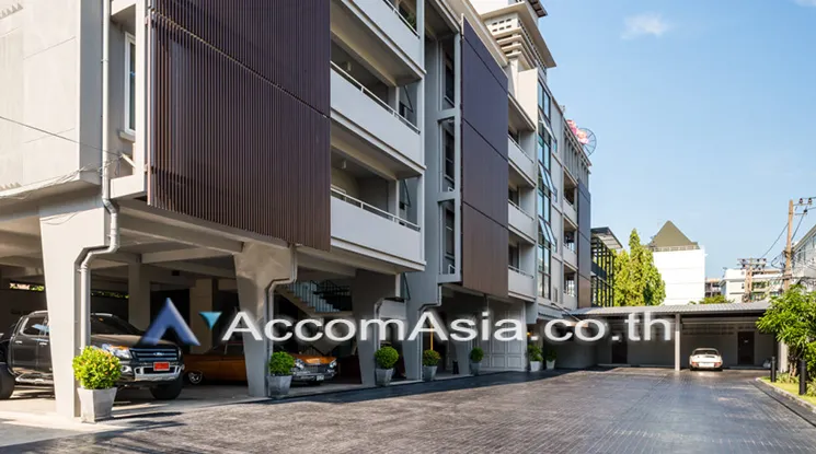  2 br Apartment For Rent in Ploenchit ,Bangkok BTS Ploenchit at Step to Lumpini Park 20523
