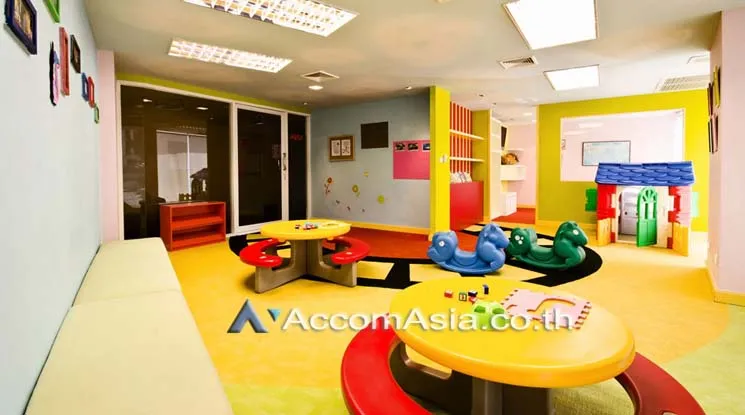  3 br Condominium For Rent in Ploenchit ,Bangkok BTS Chitlom at Urbana Langsuan AA27339