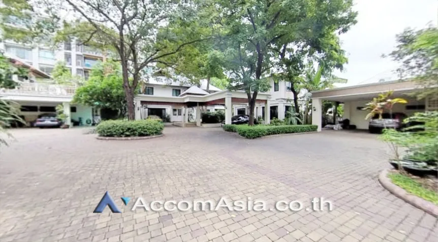  4 br House For Rent in Sathorn ,Bangkok BTS Chong Nonsi at Privacy House  in Compound 50073