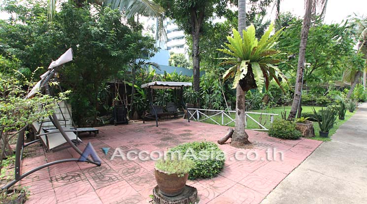 4 The Prestigious Residential - House - Yen Akat - Bangkok / Accomasia