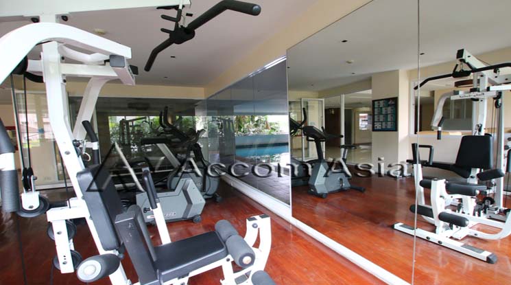  3 br Condominium For Rent in Ploenchit ,Bangkok BTS Ratchadamri at Baan Thanon Sarasin AA13433