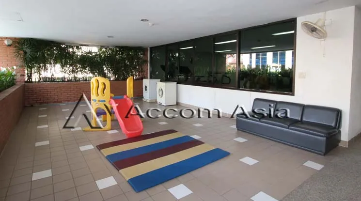  2 br Apartment For Rent in Ploenchit ,Bangkok BTS Ratchadamri at Easily walk to Ratchadamri BTS AA12502