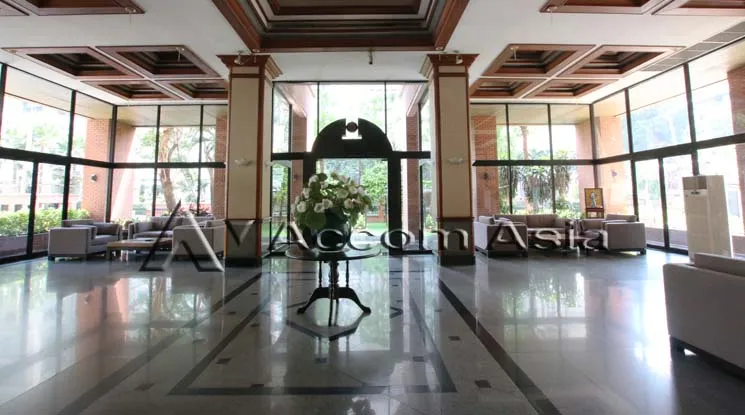  2 br Apartment For Rent in Ploenchit ,Bangkok BTS Ratchadamri at Easily walk to Ratchadamri BTS AA12502
