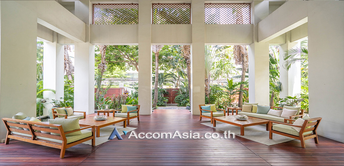  4 br Apartment for rent and sale in Silom ,Bangkok BTS Surasak at A Unique design and Terrace AA45243