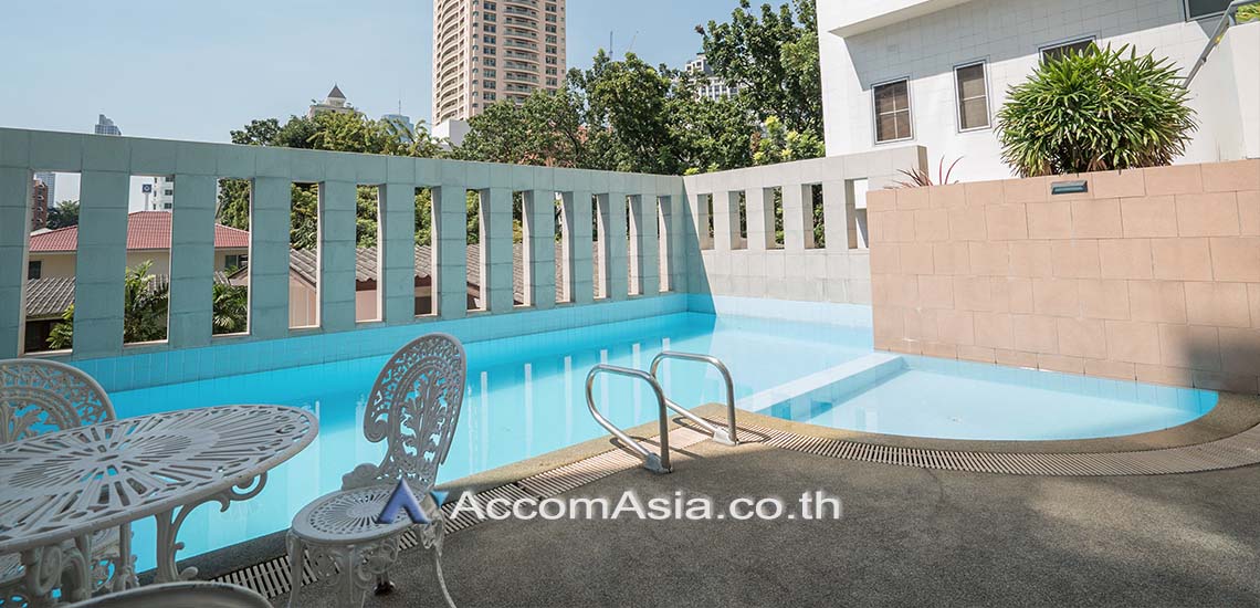  3 br Apartment For Rent in Sathorn ,Bangkok BTS Chong Nonsi at Low Rised Building AA43597