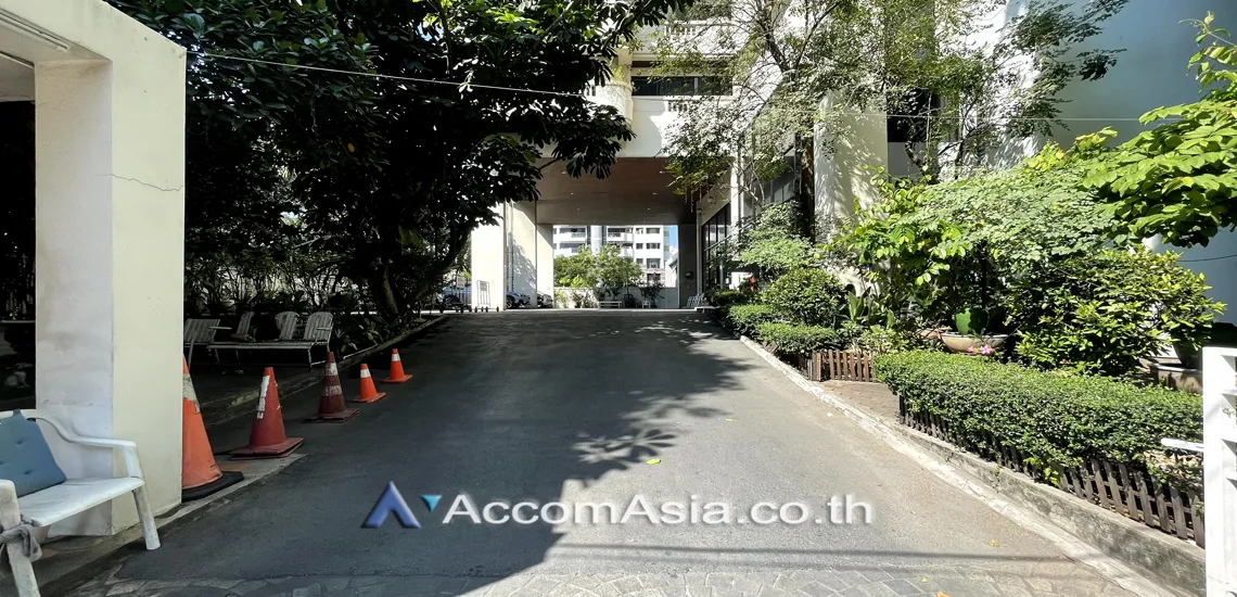  4 br Condominium For Rent in Sukhumvit ,Bangkok BTS Phrom Phong at Mano Tower AA32040