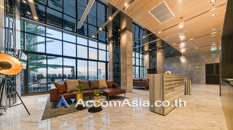  1 br Condominium For Sale in Phaholyothin ,Bangkok ARL Makkasan - MRT Rama 9 at Chewathai Residence Asoke AA32503