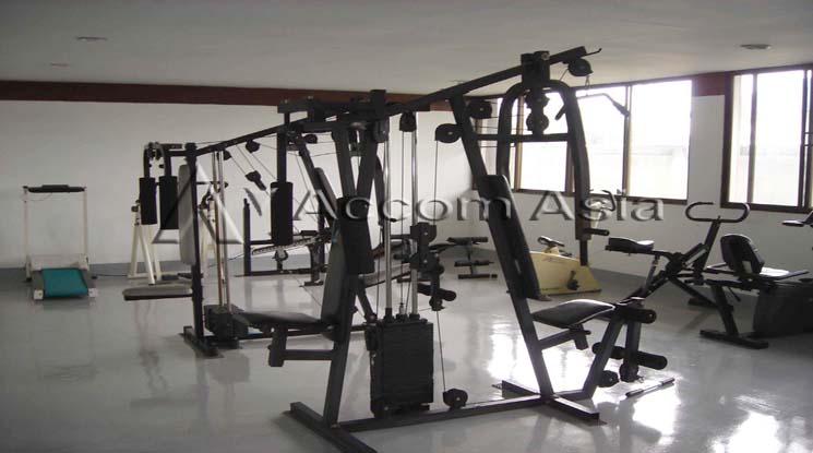  4 br Condominium For Sale in Pattanakarn ,Bangkok BTS On Nut at Royal Castle Pattanakarn AA31062