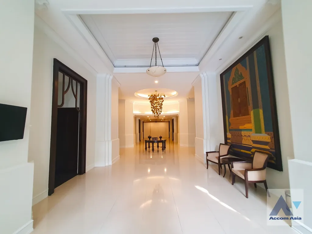  4 br House For Rent in Sathorn ,Bangkok BTS Saint Louis - BRT Thanon Chan at Exclusive Resort Style Home  AA43238