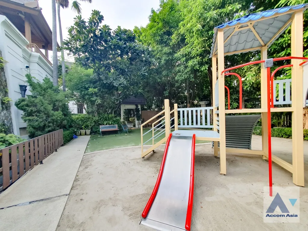  4 br House For Rent in Sathorn ,Bangkok BTS Saint Louis - BRT Thanon Chan at Exclusive Resort Style Home  AA43407