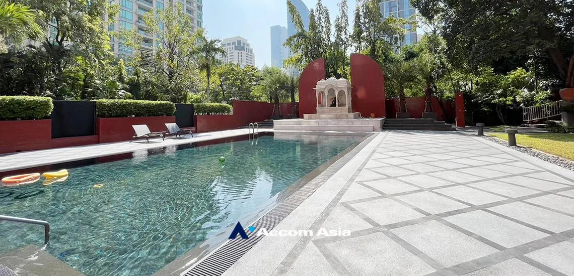  2 br Condominium For Sale in Ploenchit ,Bangkok BTS Chitlom at Chidlom Place AA41933