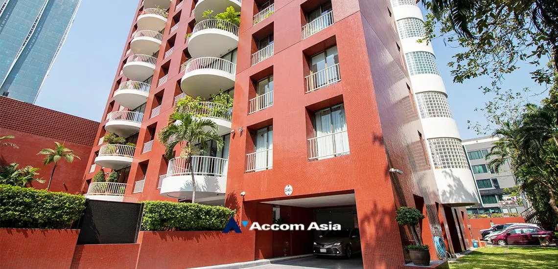  2 br Condominium For Sale in Ploenchit ,Bangkok BTS Chitlom at Chidlom Place AA41933