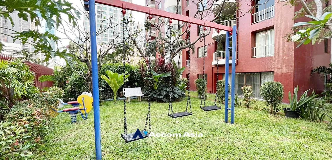 2 br Condominium For Sale in Ploenchit ,Bangkok BTS Chitlom at Chidlom Place AA41933