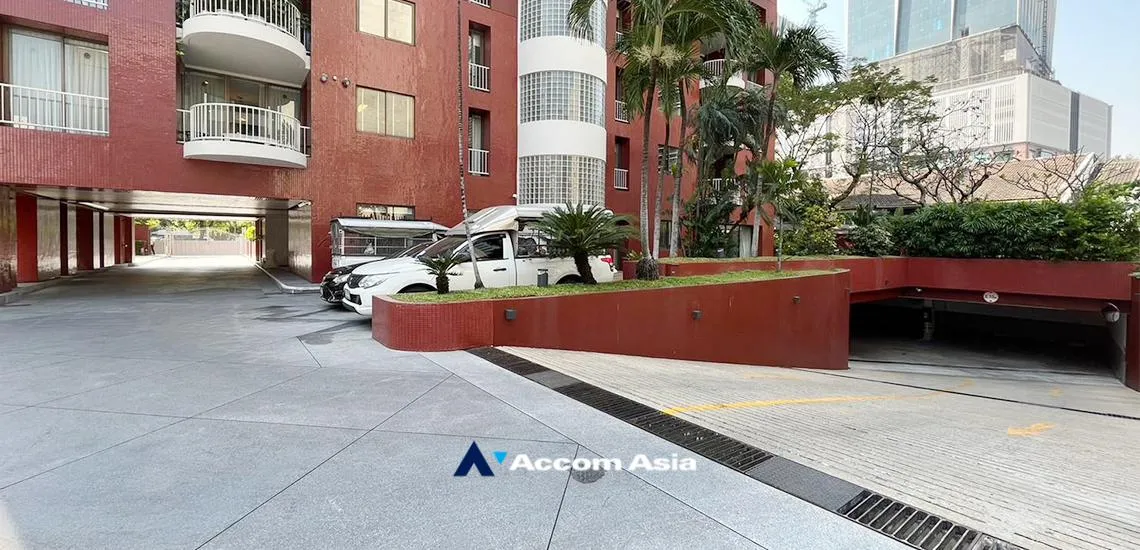  2 br Condominium For Sale in Ploenchit ,Bangkok BTS Chitlom at Chidlom Place AA41933