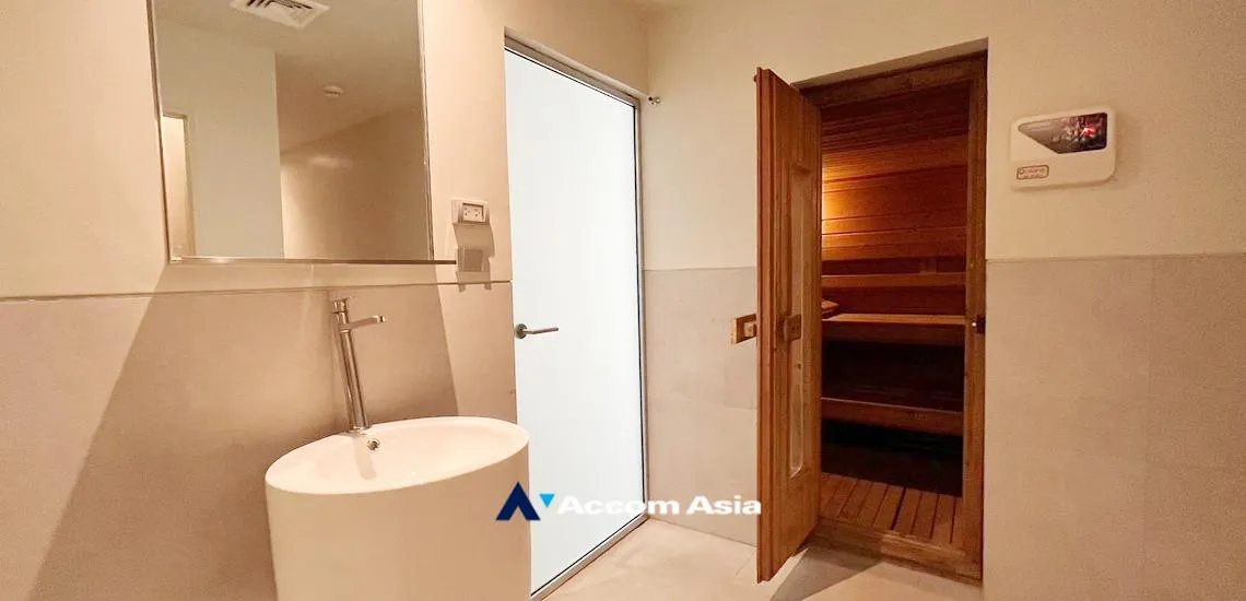  3 br Condominium For Sale in Ploenchit ,Bangkok BTS Chitlom at Chidlom Place AA20846