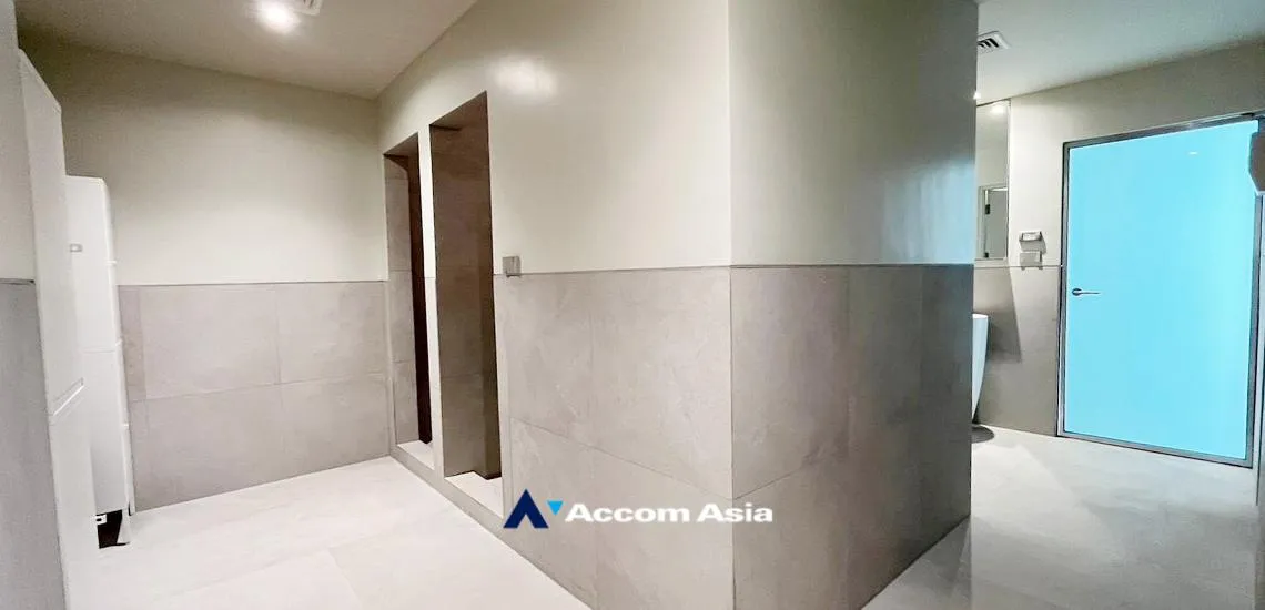  2 br Condominium For Sale in Ploenchit ,Bangkok BTS Chitlom at Chidlom Place AA41933