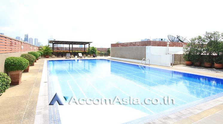  3 br Apartment For Rent in Sathorn ,Bangkok MRT Khlong Toei at Low rise Building AA21002