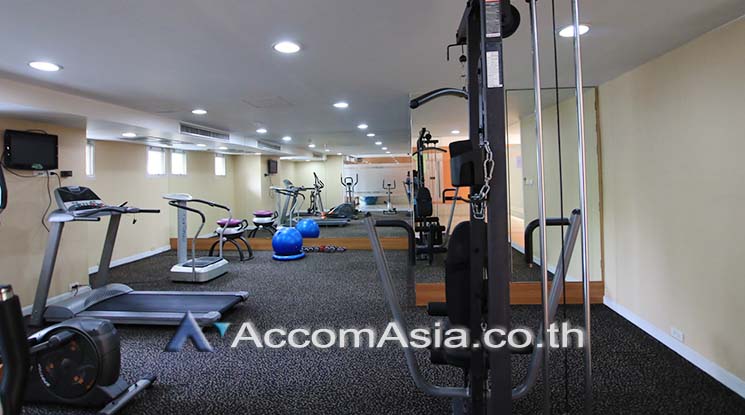  3 br Apartment For Rent in Sathorn ,Bangkok MRT Khlong Toei at Low rise Building AA21001