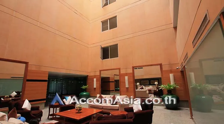  3 br Apartment For Rent in Sathorn ,Bangkok MRT Khlong Toei at Low rise Building AA21001