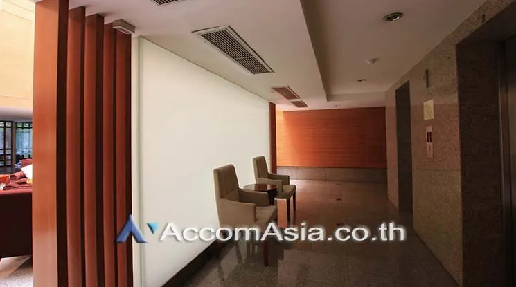  2 br Apartment For Rent in Sathorn ,Bangkok MRT Khlong Toei at Low rise Building AA30435