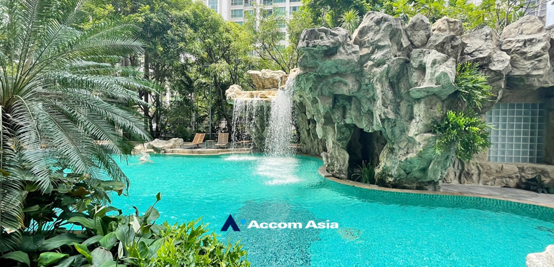  2 br Condominium For Rent in Ploenchit ,Bangkok BTS Chitlom at The Park Chidlom AA14373