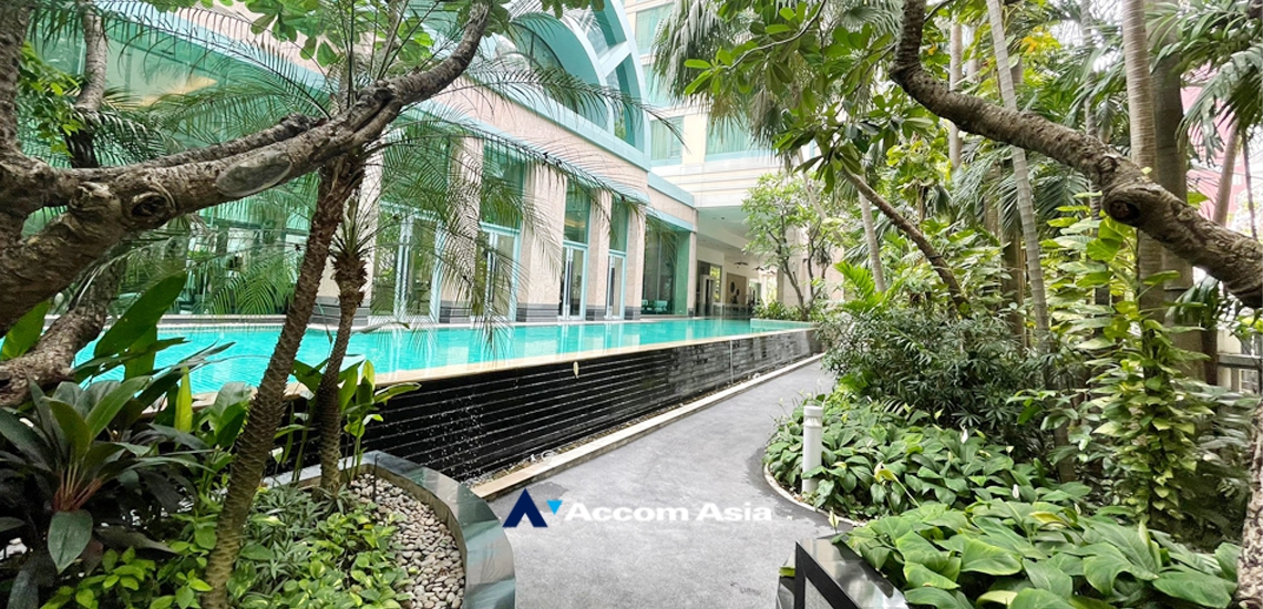  3 br Condominium For Rent in Ploenchit ,Bangkok BTS Chitlom at The Park Chidlom AA17468