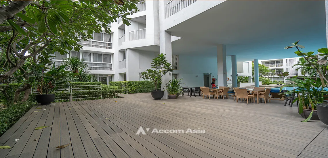  4 br Apartment For Rent in Sukhumvit ,Bangkok BTS Ekkamai at Ekkamai Family Apartment AA45648